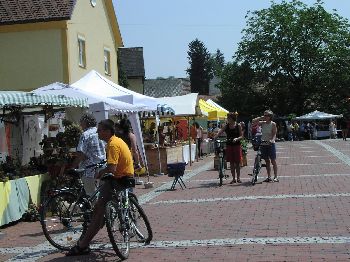 Kunsthandwerksmarkt in Ehrenhausen 16. - 18. Juni 2006